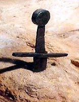 spada conficcata nella roccia
