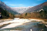 Il torrente Torre visto da Vedronza con il m.te Musi sullo sfondo