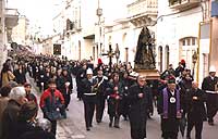 Arciconfraternità dell'Addolorata di Galatina nel giorno della processione della mattina del sabato santo a Galatina