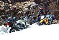 sulla strada innevata a Asfendo