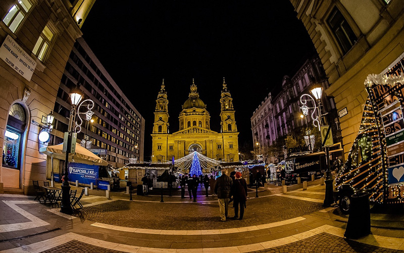 Auguri Di Buon Natale Ungherese.Ungheria A Natale E Capodanno Tradizioni Ed Eventi Sottocoperta Net