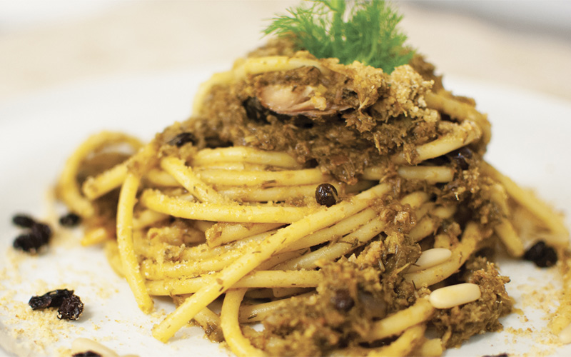 "Pasta chi sardi" (pasta con le sarde) 