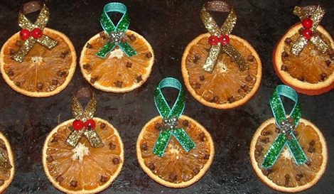Decorazioni Natalizie Con Frutta Secca.Albero Di Natale Decorato Con Noci E Frutta Secca Sottocoperta Net