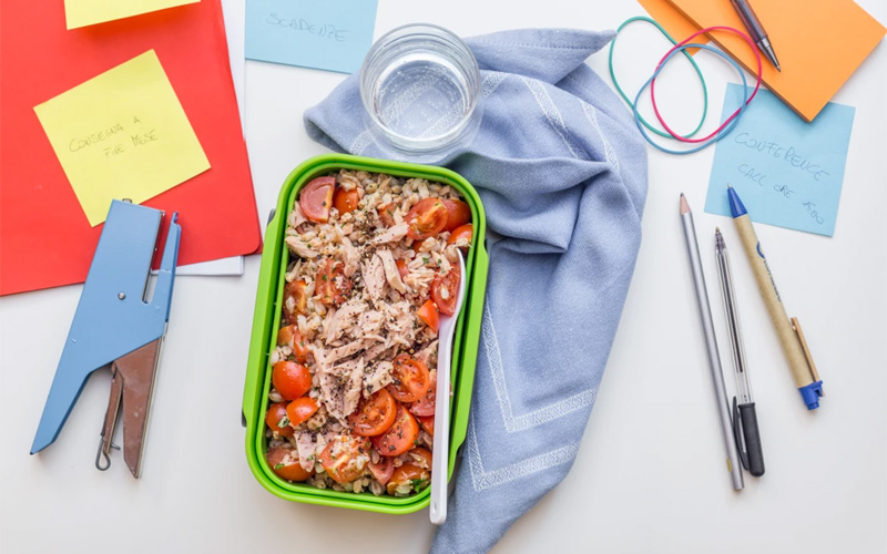 Farro con tonno e pomodori ciliegini