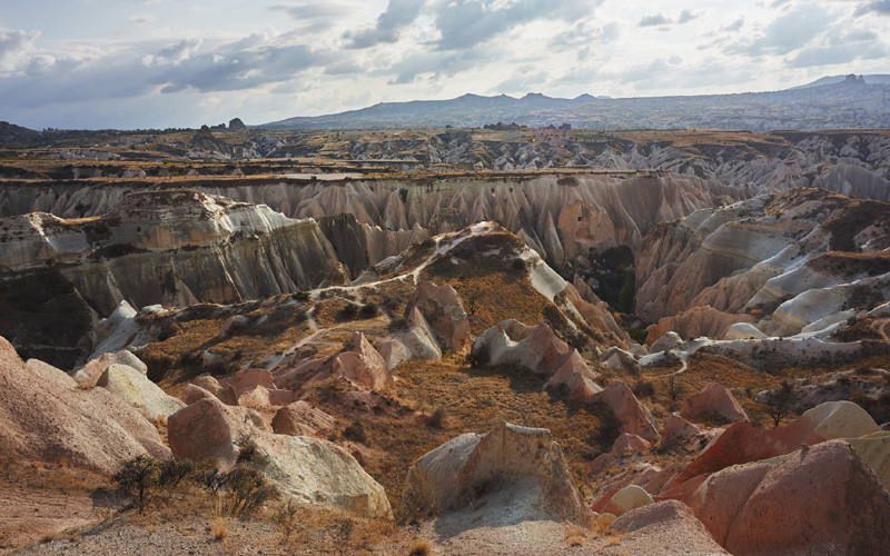 Cappadocia due valli scavate nella roccia vulcanica, la Valle delle